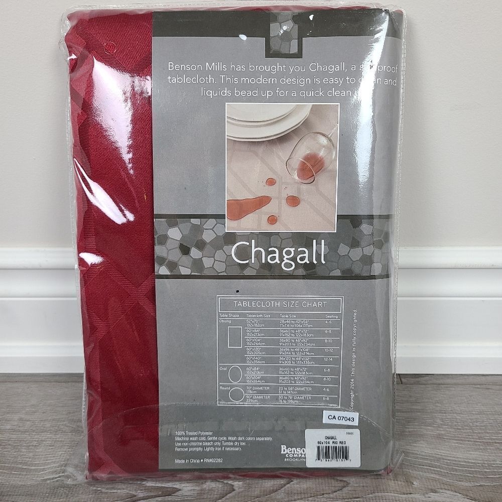 CHAGALL Spillproof Rectangular Tablecloth in Rio Red - Picture 6 of 12